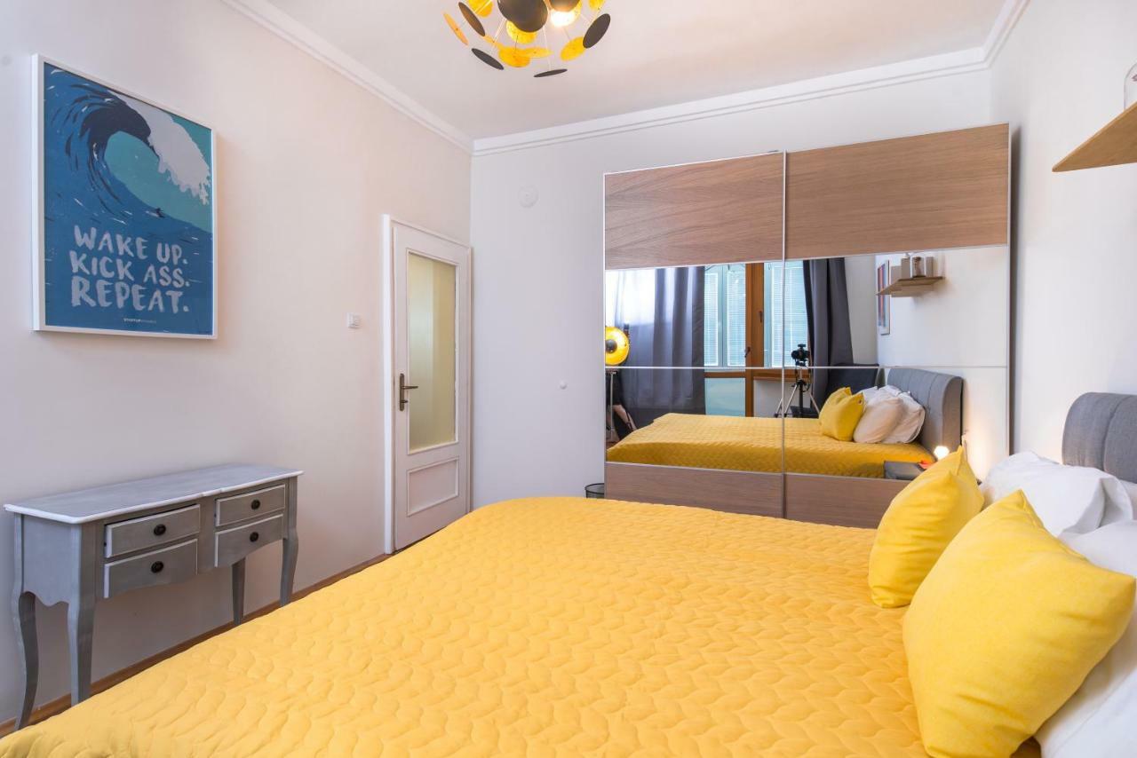 Designer & Luxurious, Business, One Bedroom Apartment In Top Central Sofia By Flat Mаnager Екстериор снимка